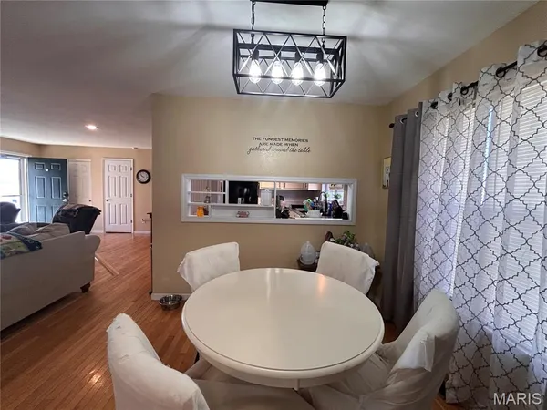 $215,000 | 702 Shenandoah Street, Cuba, MO 65453