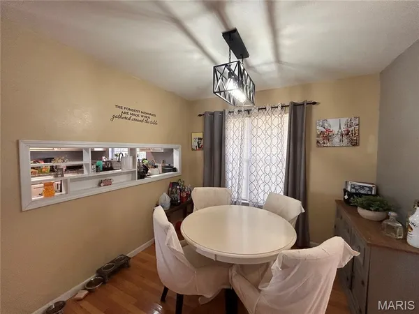 $215,000 | 702 Shenandoah Street, Cuba, MO 65453