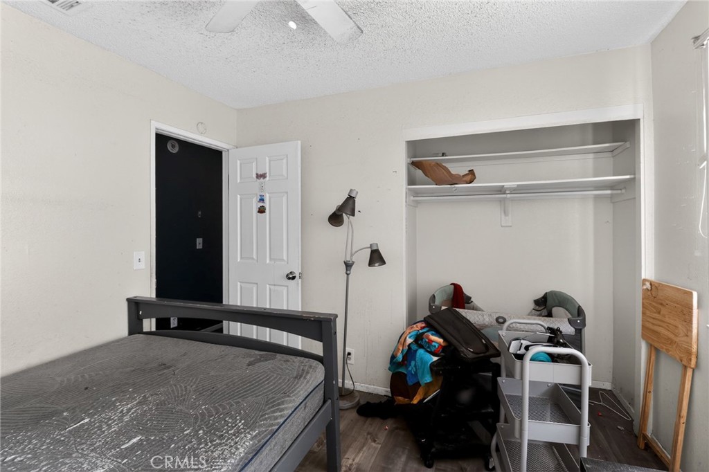 21985 Maumee Road Apple Valley, CA 92308 - Photo 19 of 30 a view of a room with gym equipment