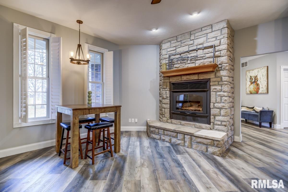 7130 Fulton Road New Berlin, IL 62670 - Photo 11 of 39