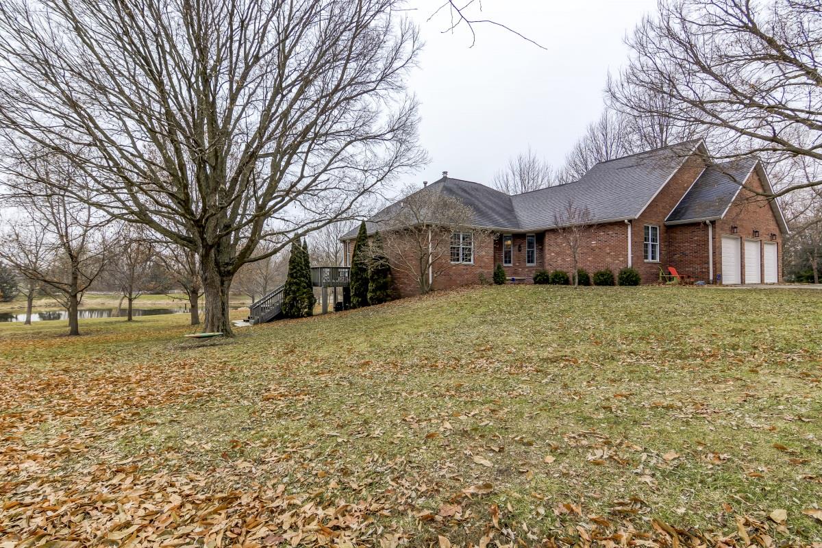 7130 Fulton Road New Berlin, IL 62670 - Photo 2 of 39