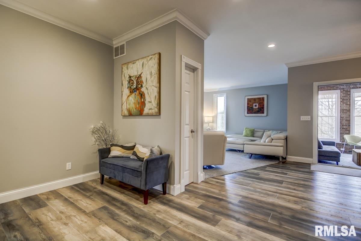 7130 Fulton Road New Berlin, IL 62670 - Photo 5 of 39