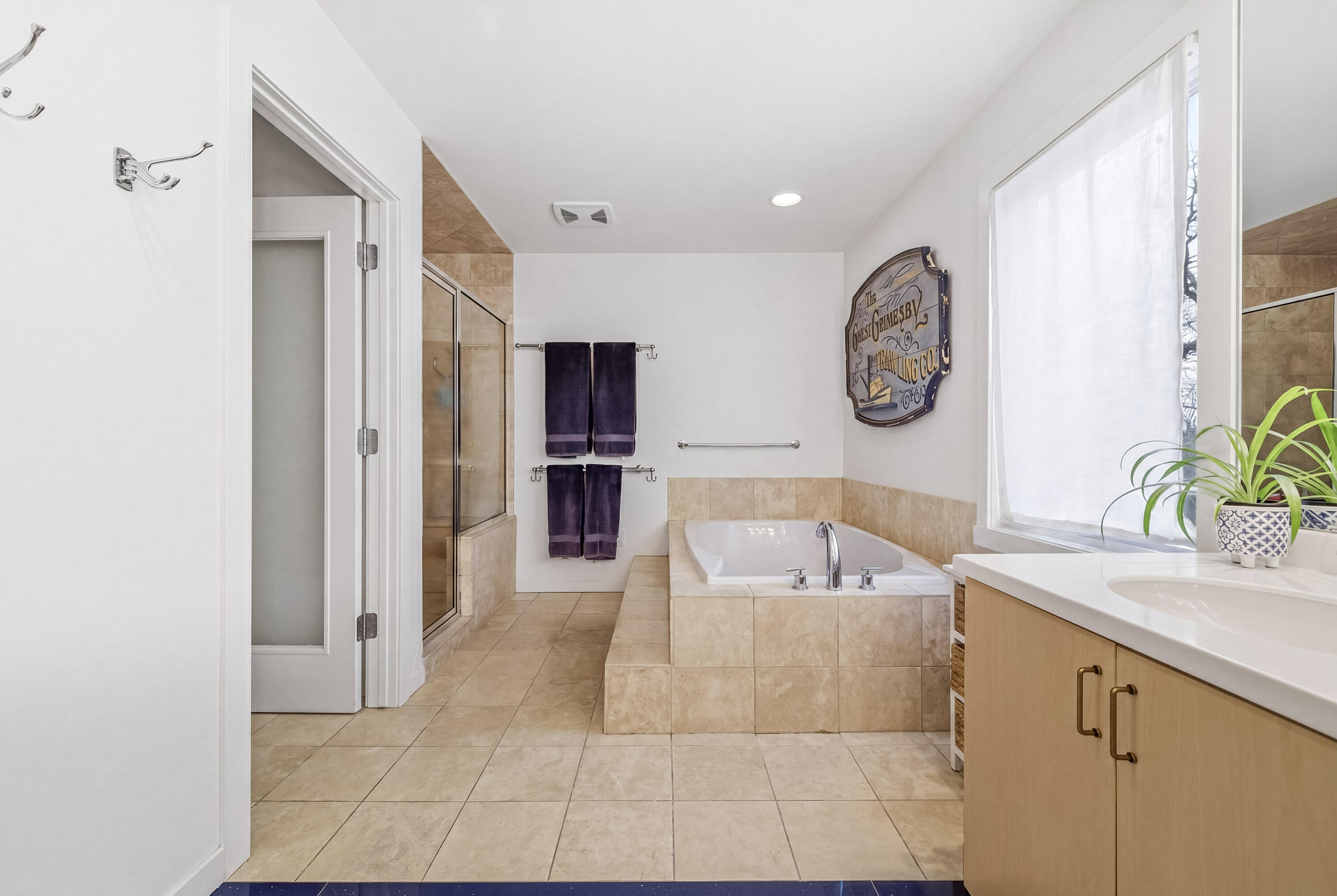 5611 Oak Bluffs Road Fontana, WI 53125 - Photo 30 of 43 Primary Bath