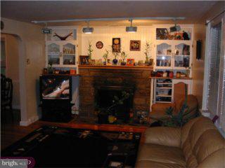 2139 Susquehanna Road Abington, PA 19001 - Photo 2 of 5 Gallery Image 2