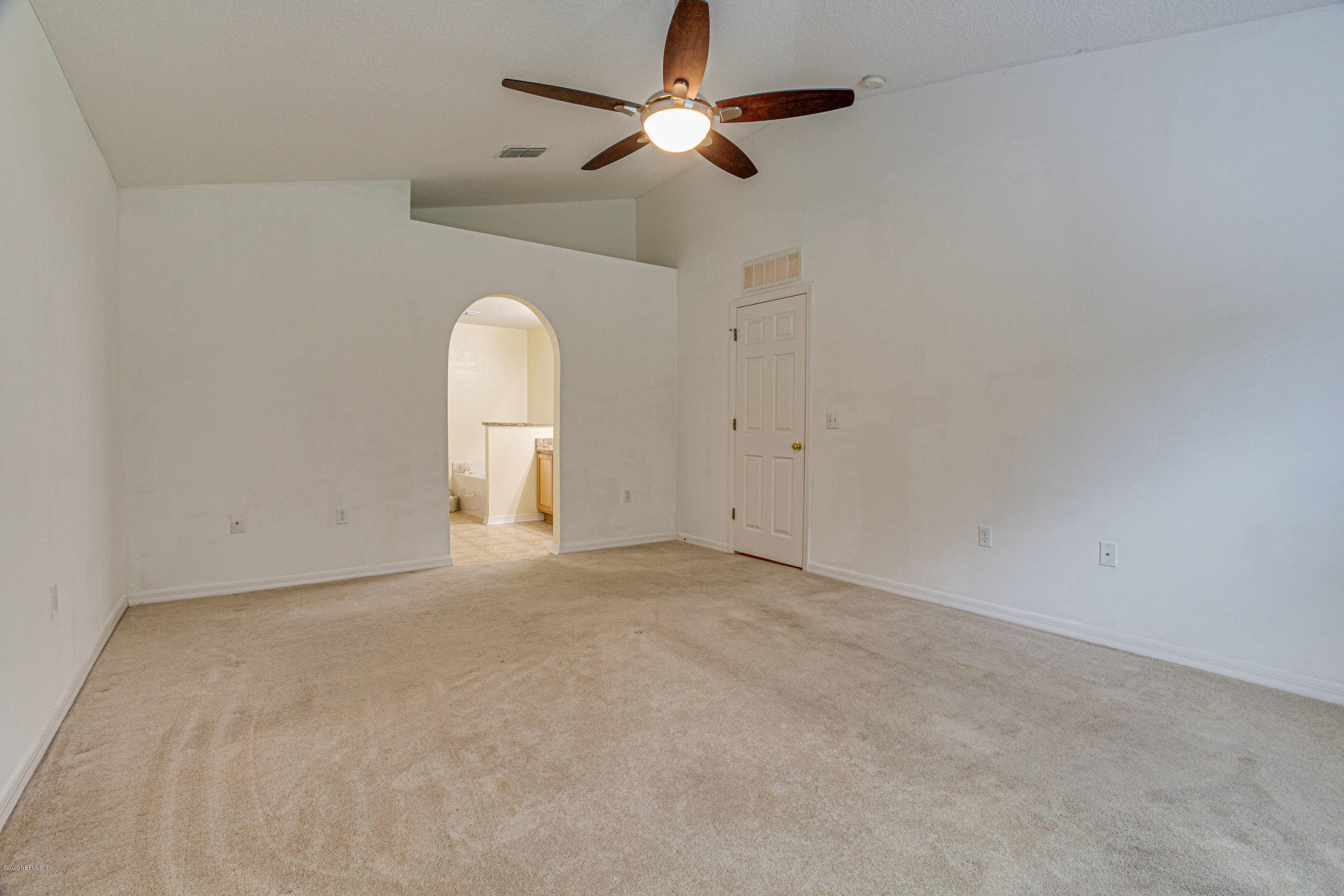 76599 Longleaf Loop Yulee, FL 32097 - Photo 11 of 37 76599 Longleaf Loop (32)