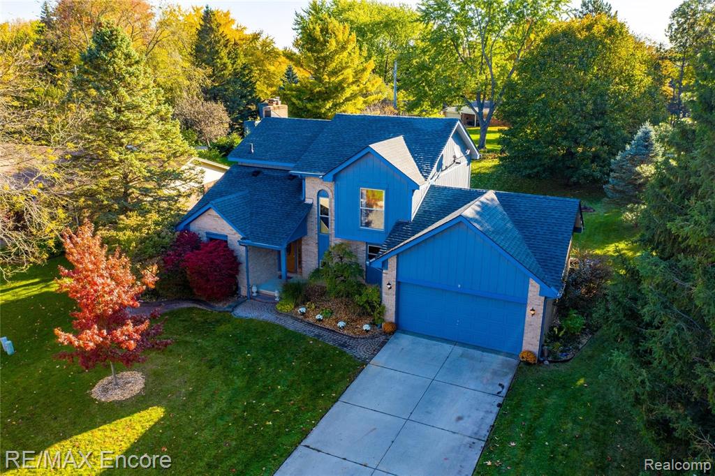 931 Stag Ridge Road Rochester Hills, MI 48309 - Photo 1 of 34
