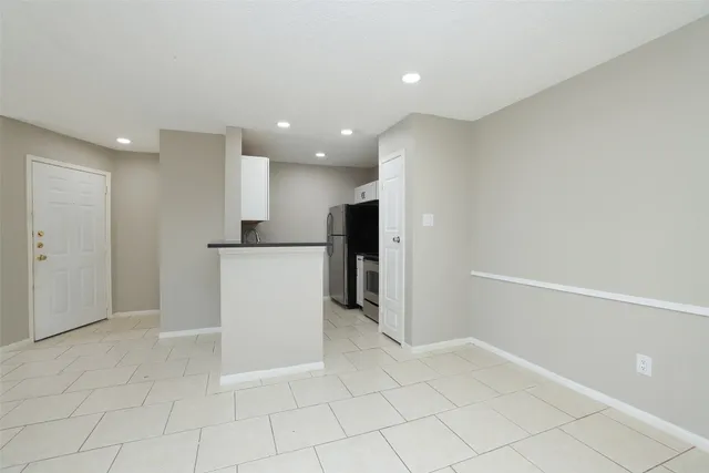 $1,100 | 3770 Loverswood Drive, Unit 603, Houston, TX 77014