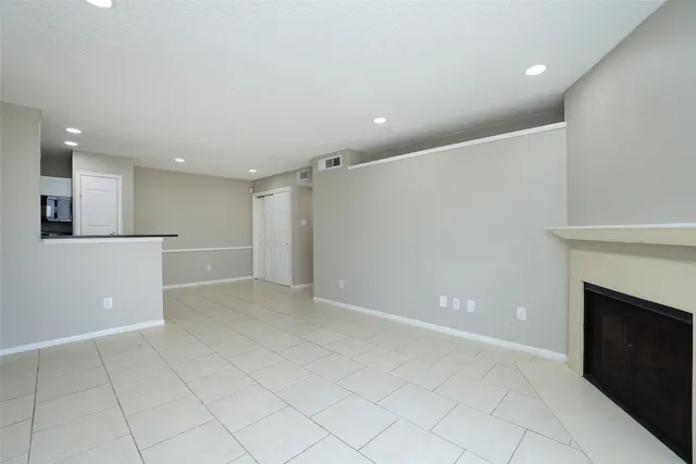 $1,100 | 3770 Loverswood Drive, Unit 603, Houston, TX 77014