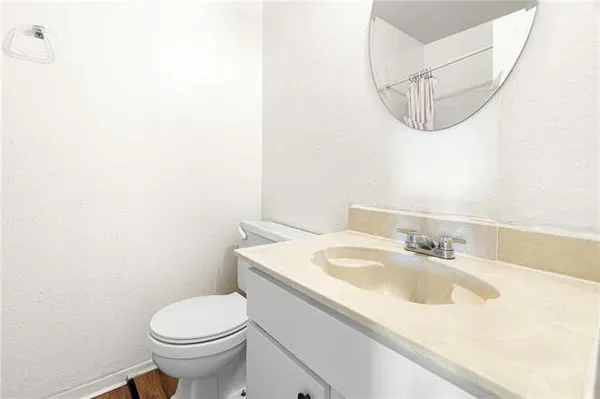 $875 | 8415 Airline Drive, Unit B6, Metairie, LA 70003
