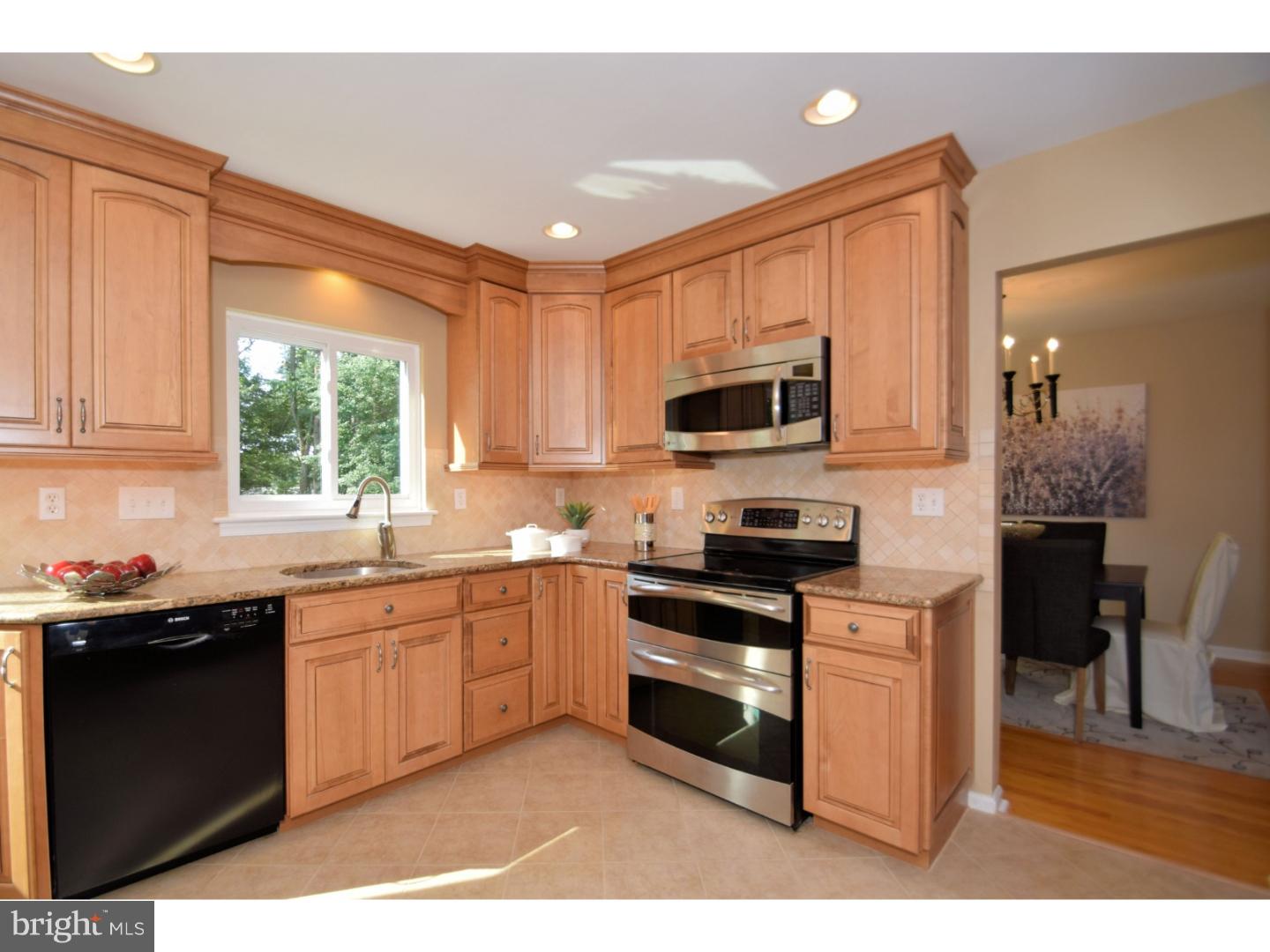 612 Mourning Dove Road Audubon, PA 19403 - Photo 7 of 25 Kitchen