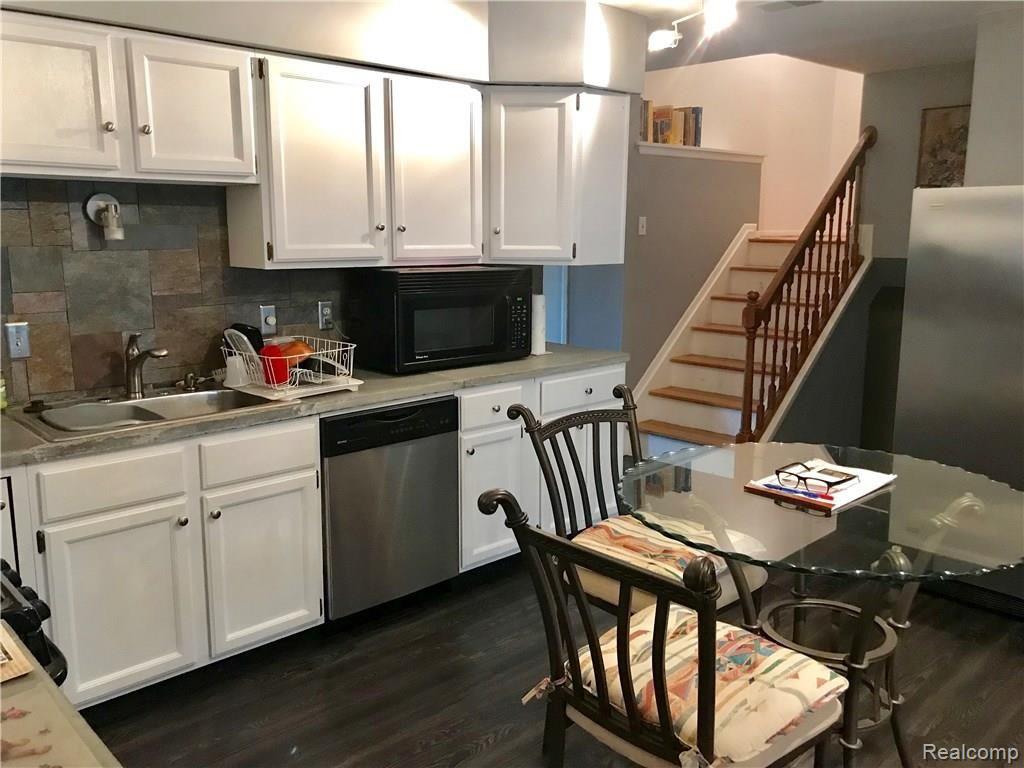 14000 Henry Ruff Road Livonia, MI 48154 - Photo 14 of 34