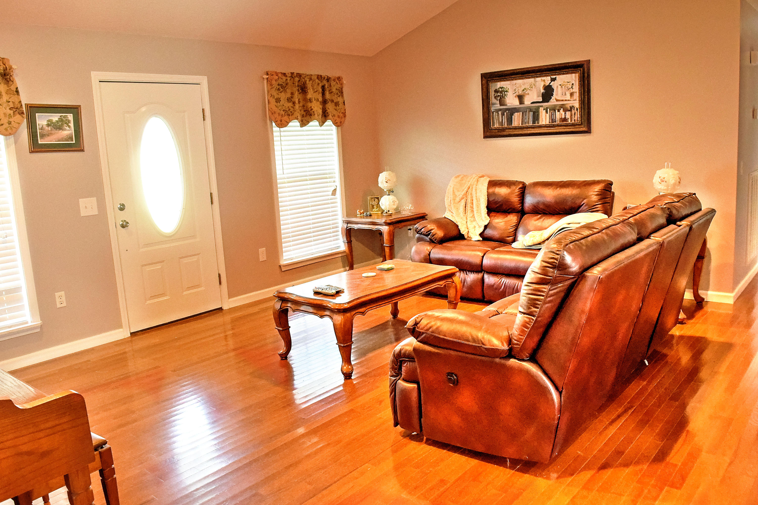 3781 Pippin Road Cookeville, TN 38501 - Photo 8 of 16 LivingRoom2