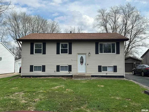$229,000 | 328 Parkview Drive, Rochester, IL 62563