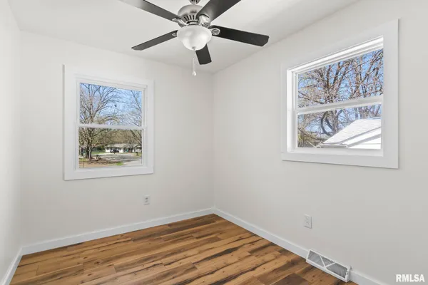 $219,000 | 328 Parkview Drive, Rochester, IL 62563