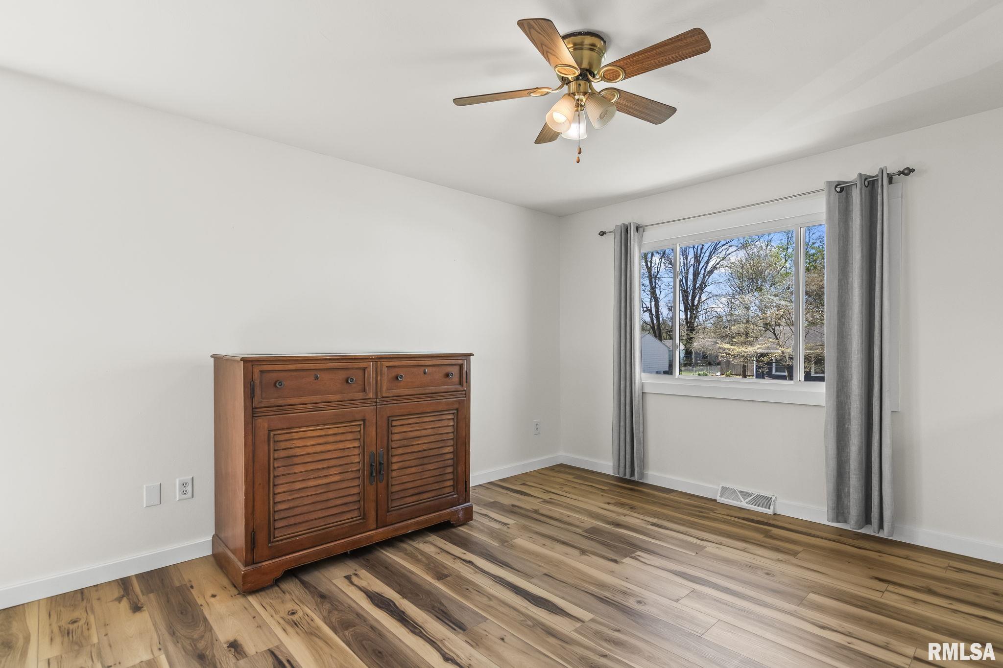 328 Parkview Drive Rochester, IL 62563 - Photo 9 of 40