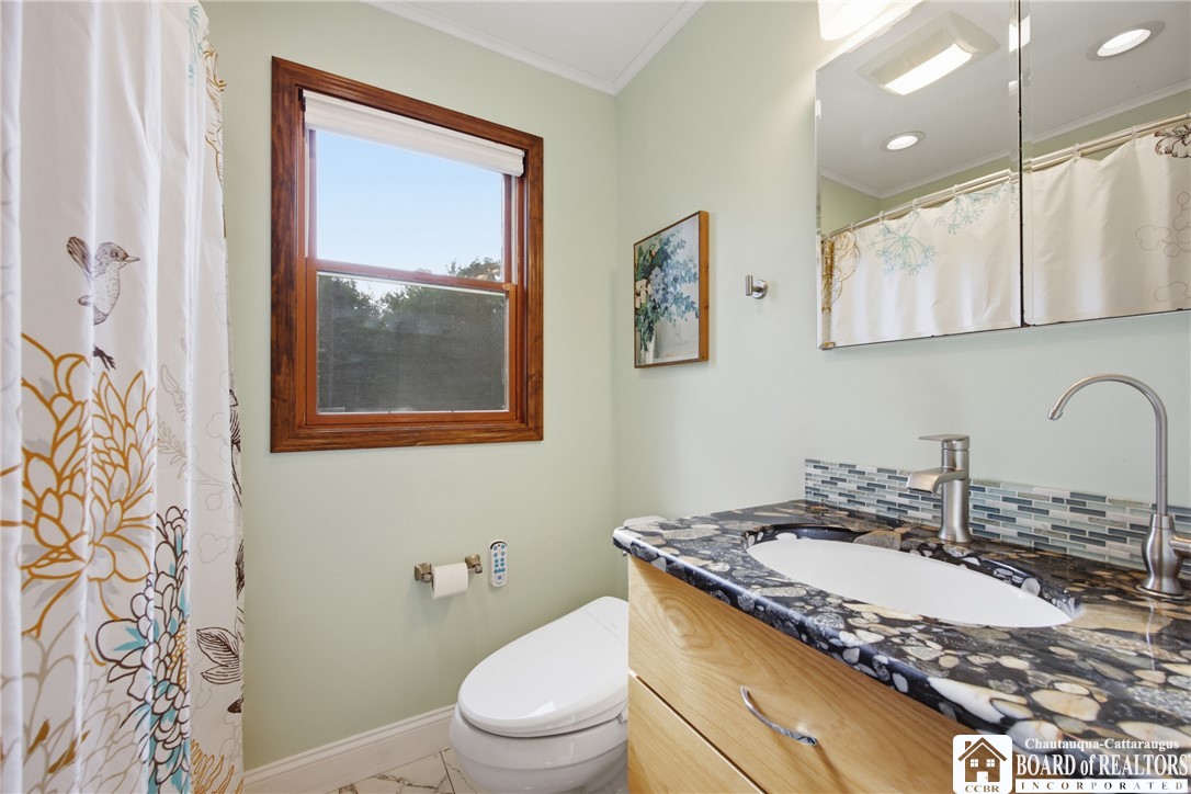 8028 Hayes Hollow Road Colden, NY 14033 - Photo 31 of 50 Full Bathroom
