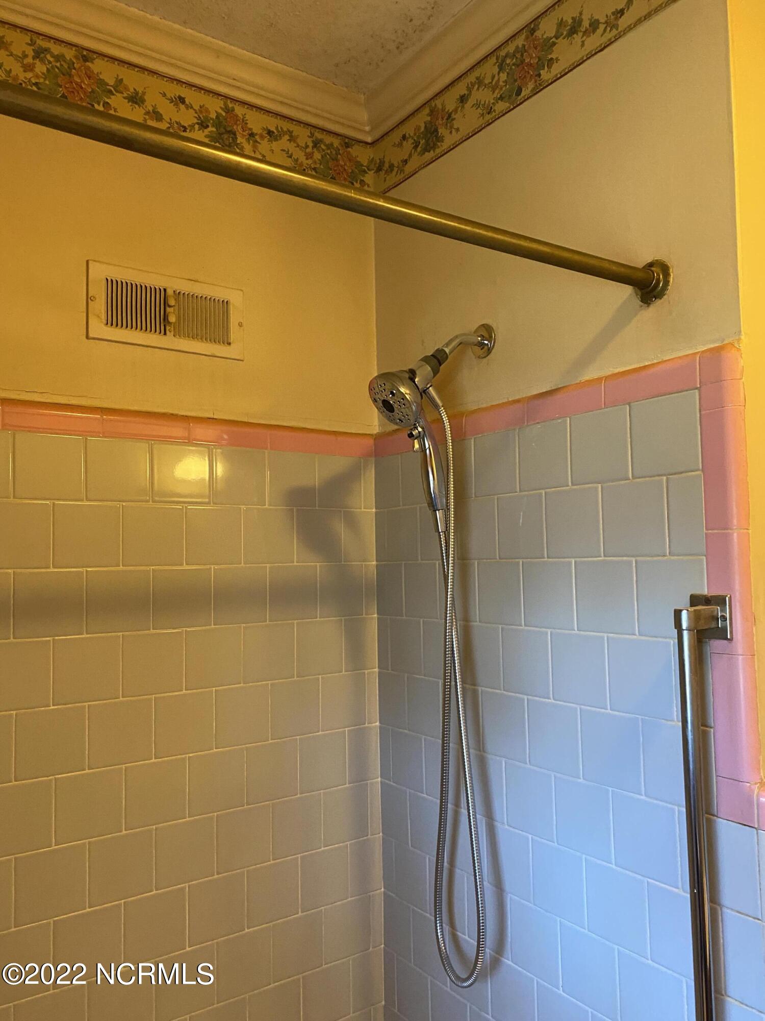 2404 Carey Road Kinston, NC 28504 - Photo 23 of 30 023 Bathroom