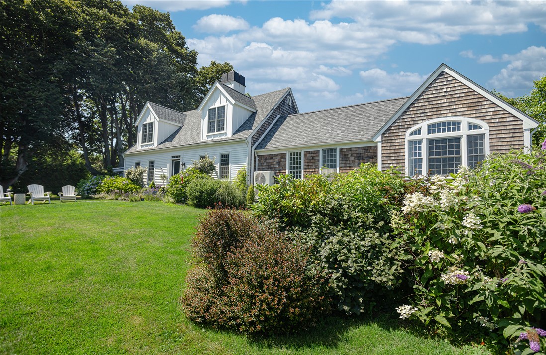 47 Kane Avenue Middletown, RI 02842 - Photo 3 of 46