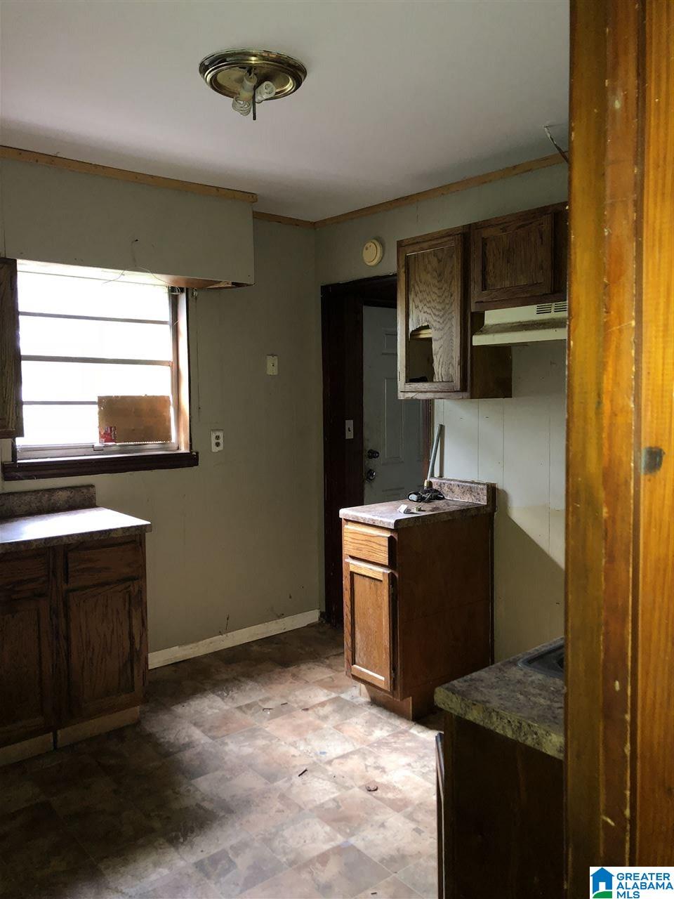 128 17th Street Southwest Birmingham, AL 35211 - Photo 2 of 4