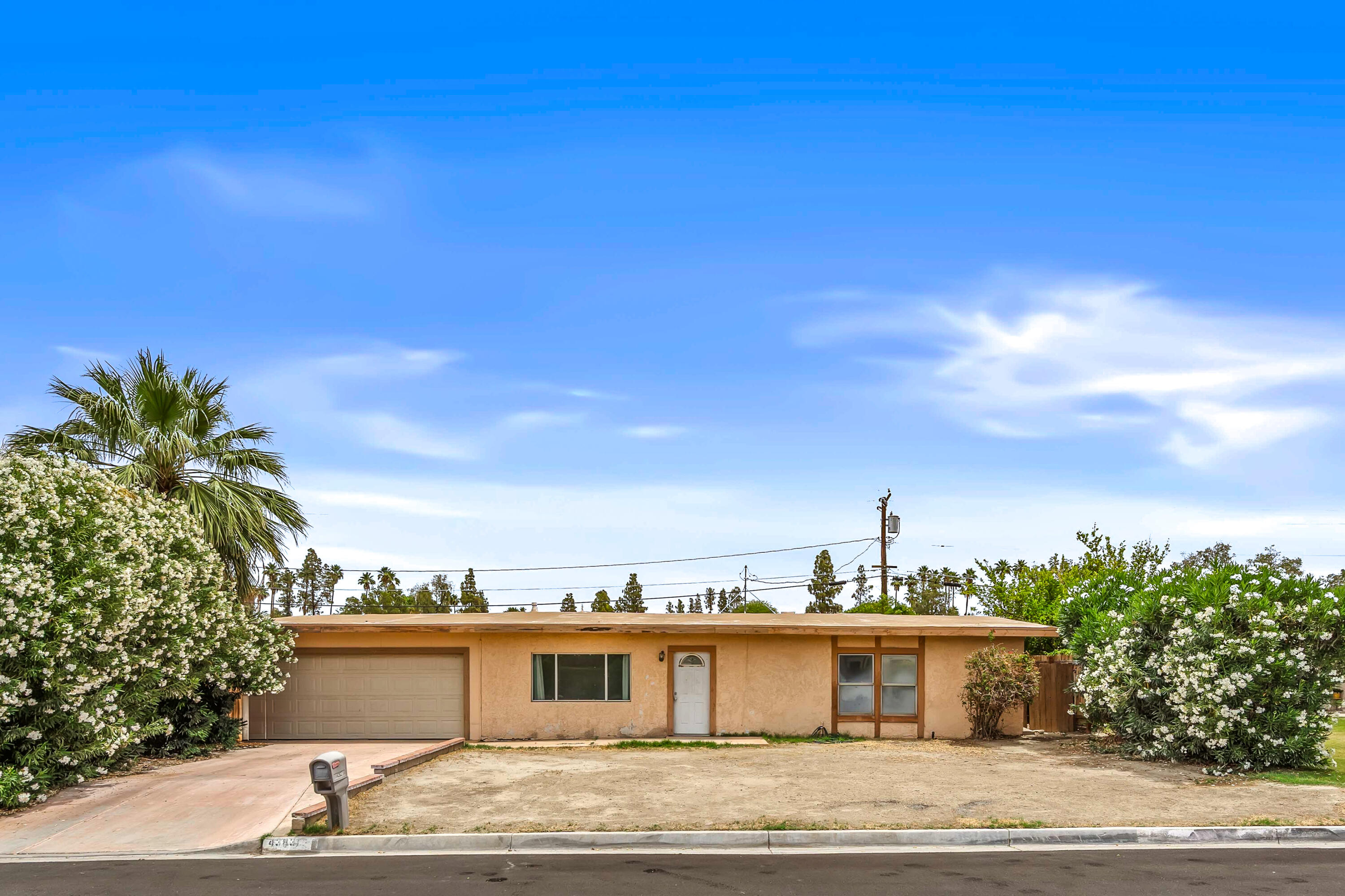 43831 Joshua Road Palm Desert, CA 92260 - Photo 38 of 42 a view of a terrace