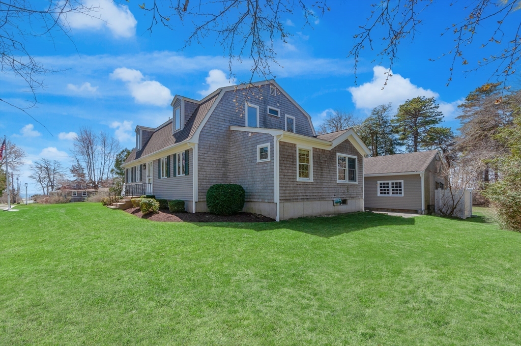 20 Shawmut Road Mattapoisett, MA 02739 - Photo 5 of 37 Gallery Image 5