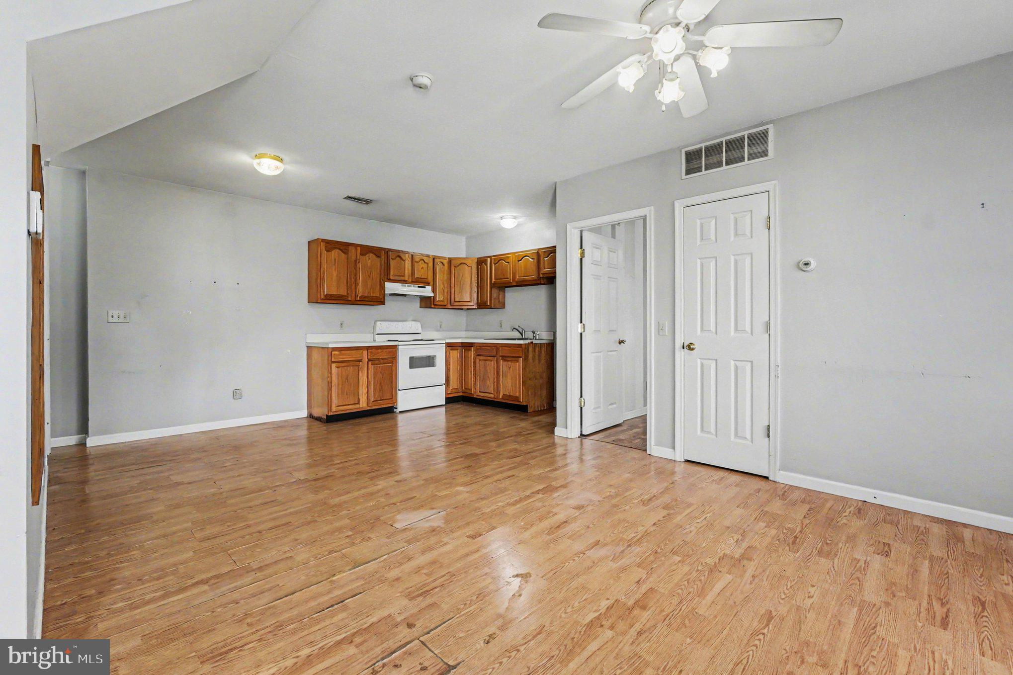 101 Lincoln Avenue Elkton, MD 21921 - Photo 43 of 71 Apartment Living Room/Kitchen/Dining Area