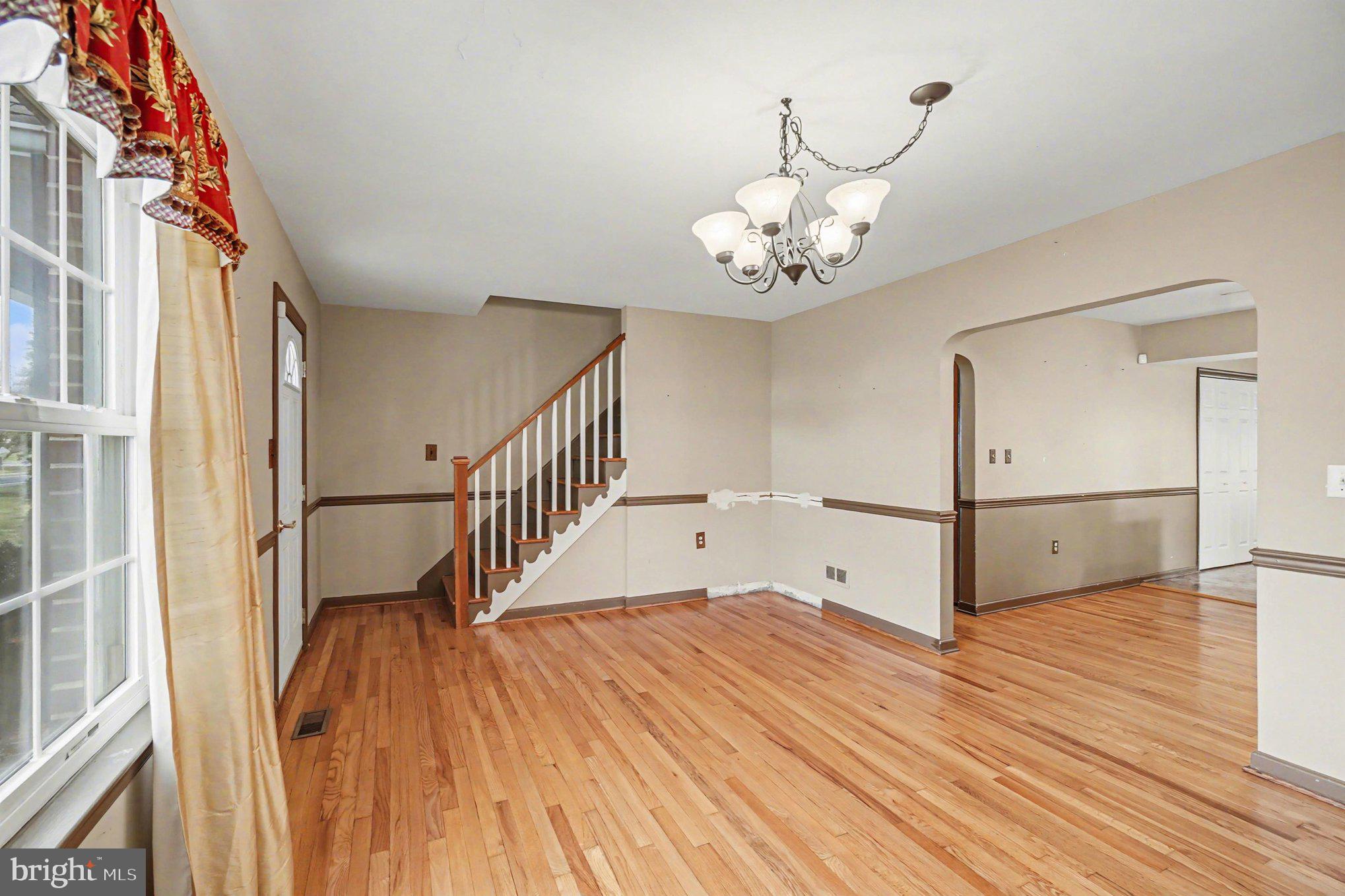101 Lincoln Avenue Elkton, MD 21921 - Photo 8 of 71 Another View of Living Room