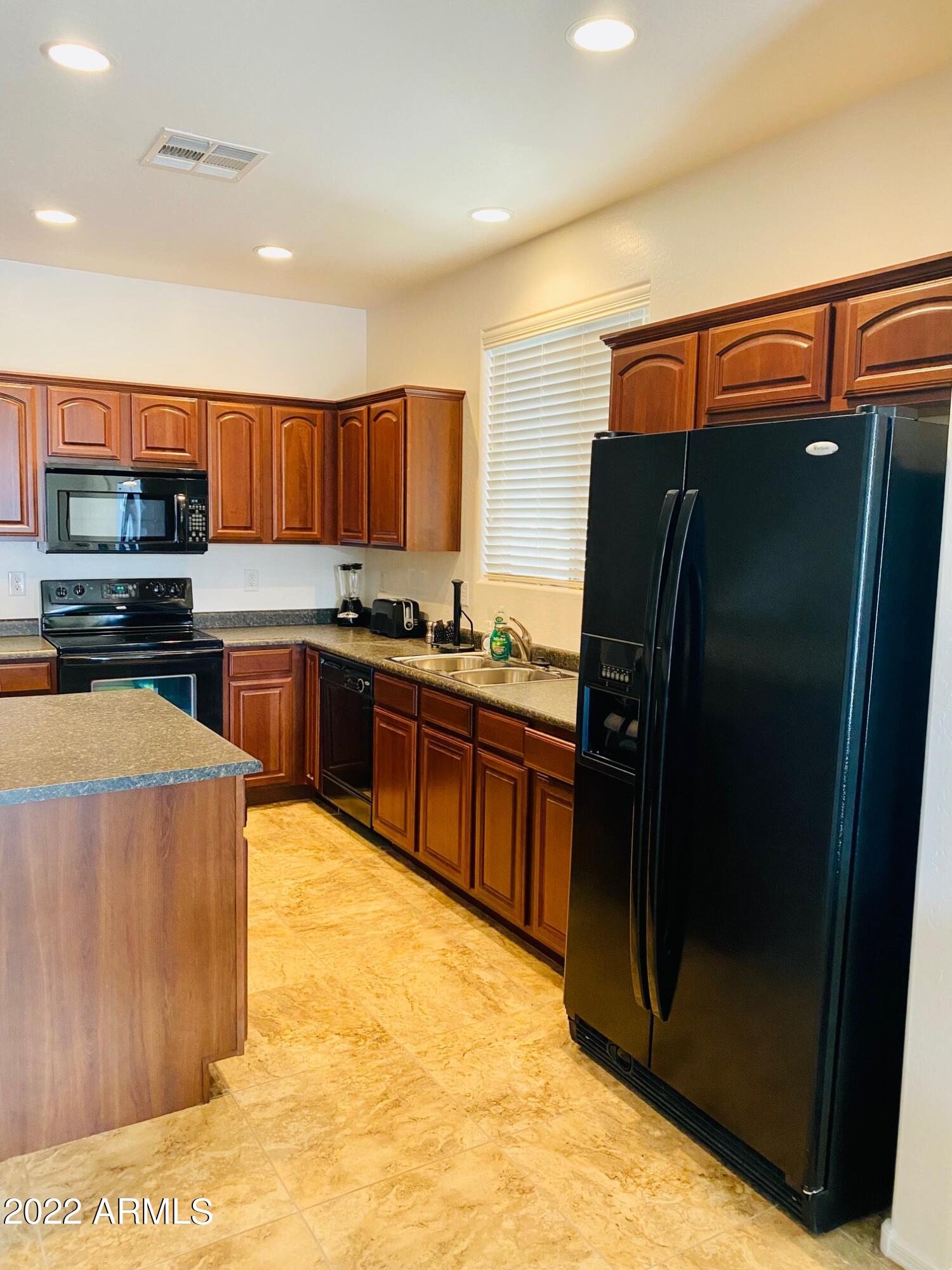 15357 West Charter Oak Road Surprise, AZ 85379 - Photo 9 of 26 IMG_7040