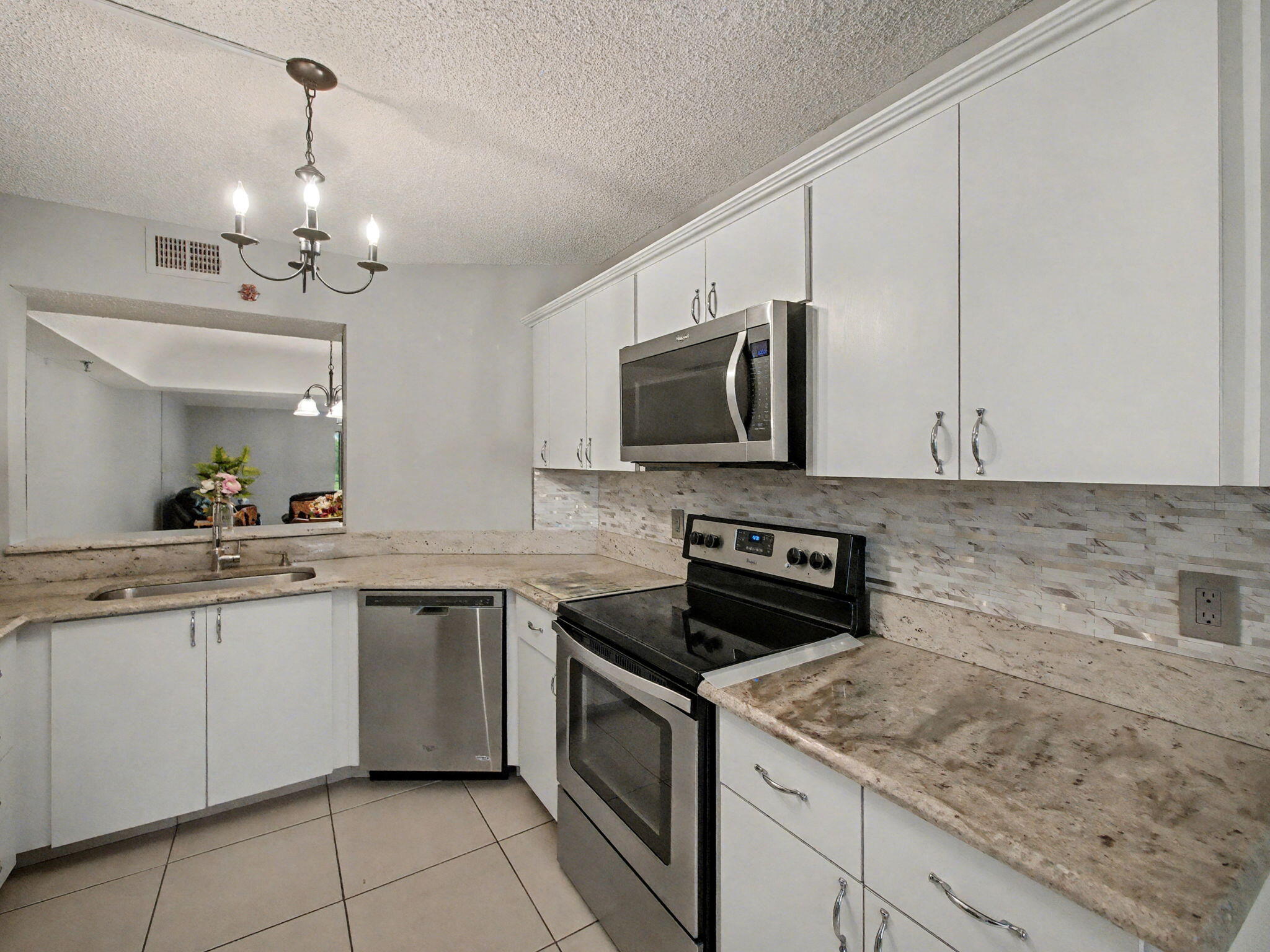 9220 Southwest 14th Street, Unit 3103 Boca Raton, FL 33428 - Photo 4 of 27 Kitchen