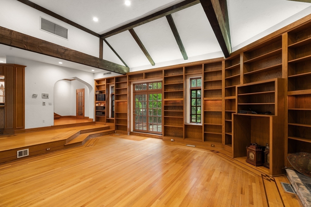 43 Monadnock Road Wellesley, MA 02481 - Photo 10 of 42