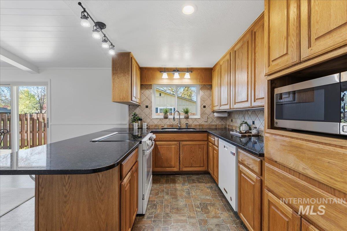 2617 North Alamo Road Boise, ID 83704 - Photo 16 of 33