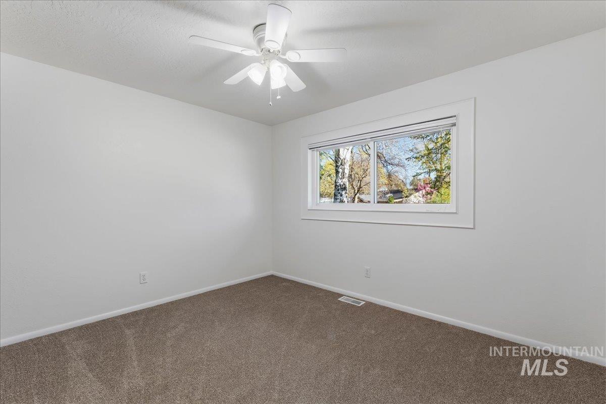 2617 North Alamo Road Boise, ID 83704 - Photo 24 of 33