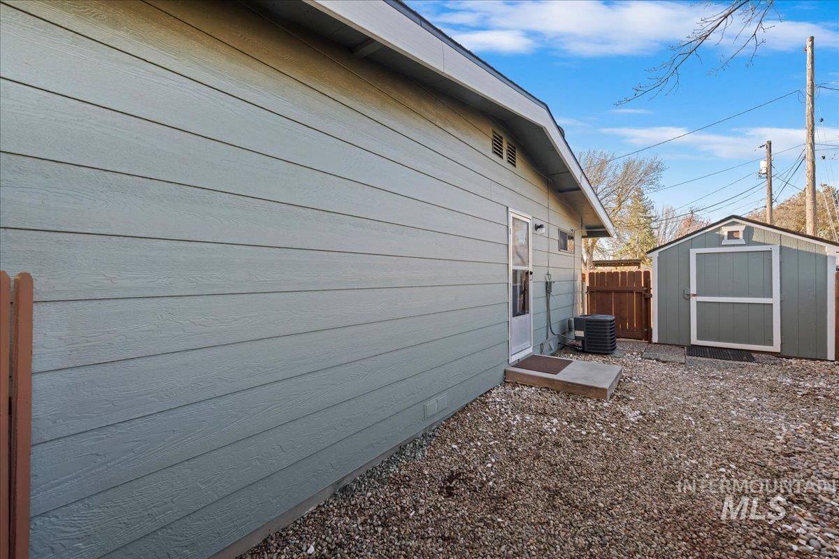 2617 North Alamo Road Boise, ID 83704 - Photo 29 of 33