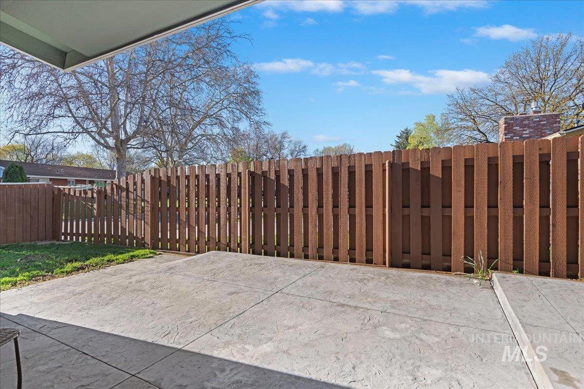 2617 North Alamo Road Boise, ID 83704 - Photo 30 of 33