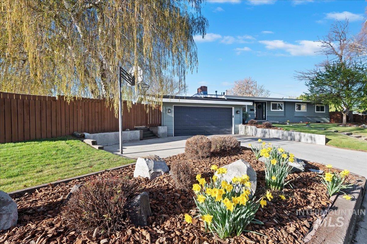 2617 North Alamo Road Boise, ID 83704 - Photo 3 of 33