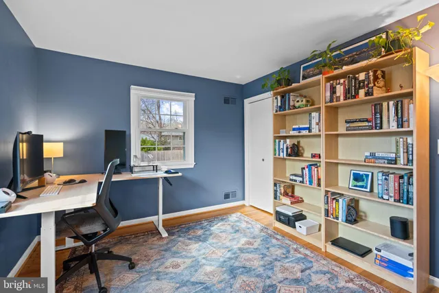 a view of back yard of the house