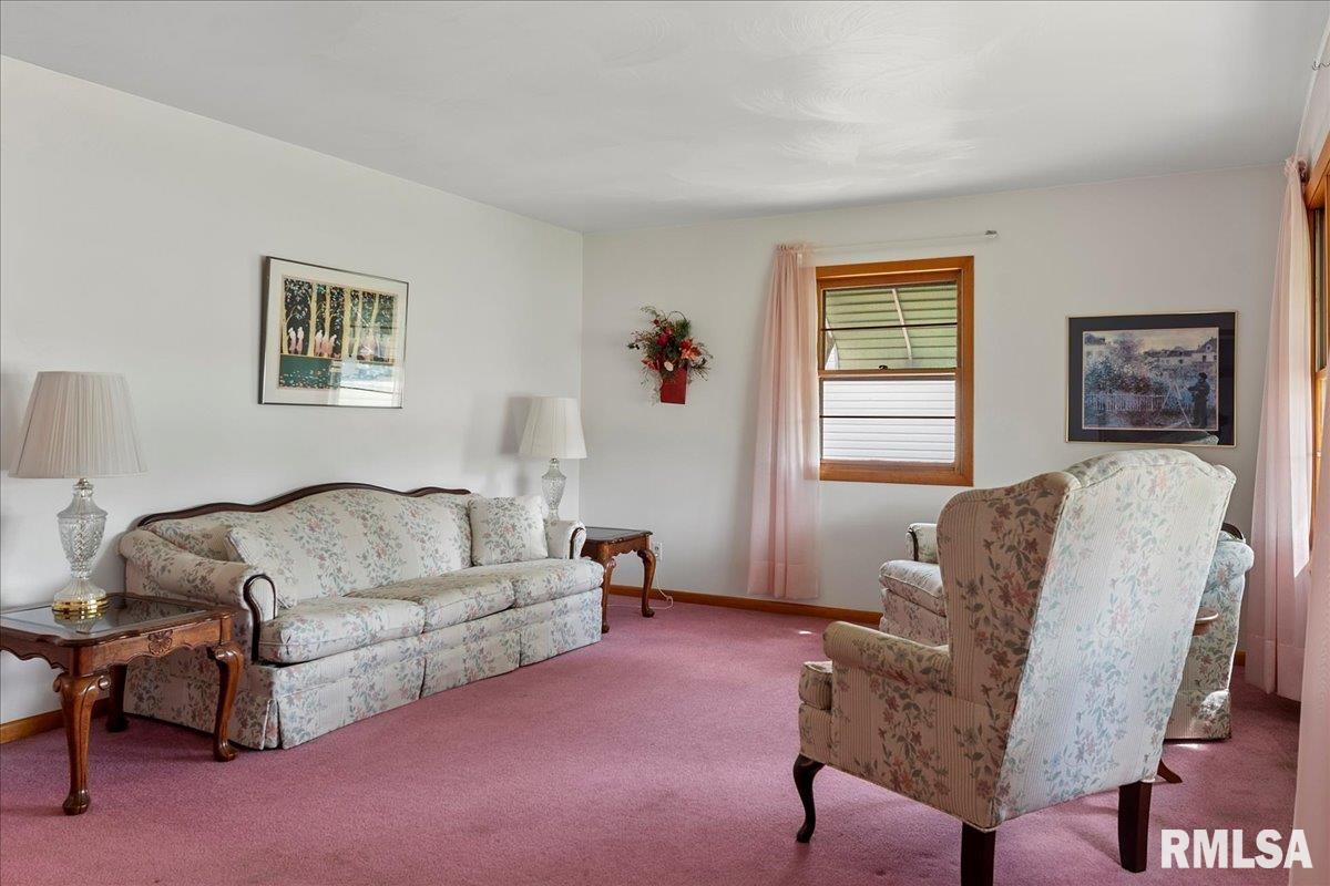 2112 Faringdon Road Springfield, IL 62702 - Photo 4 of 32