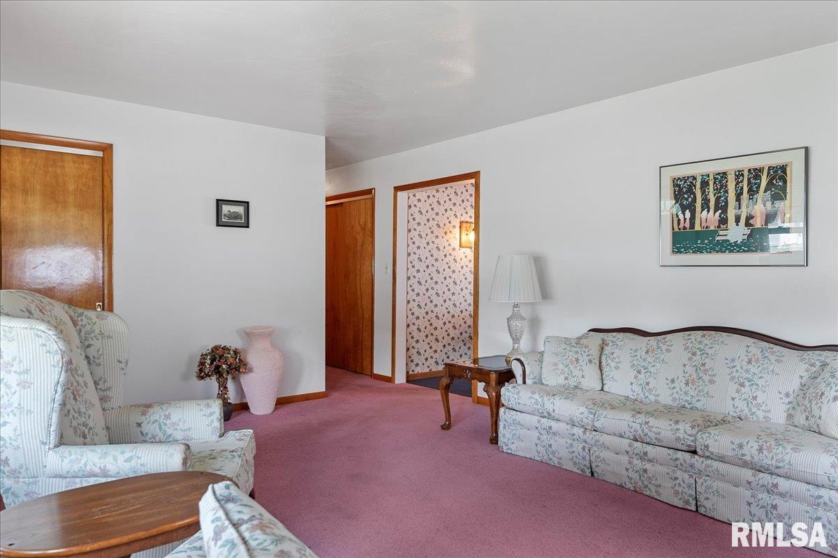 2112 Faringdon Road Springfield, IL 62702 - Photo 7 of 32