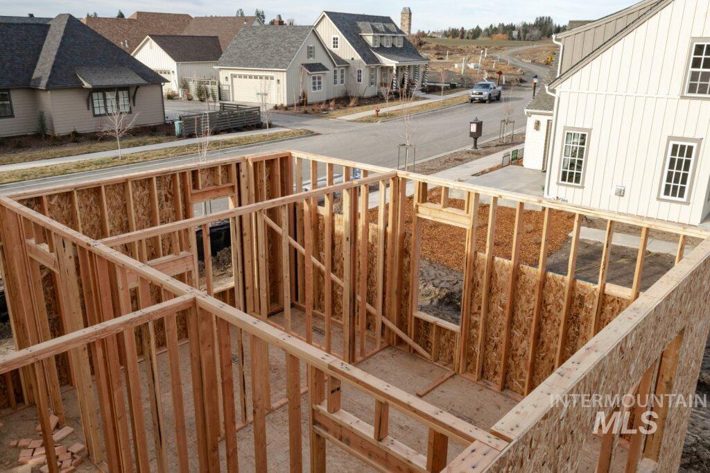 1542 Slonaker Drive, Unit MCCABE Moscow, ID 83843 - Photo 18 of 18 View of yard featuring a residential view and a balcony
