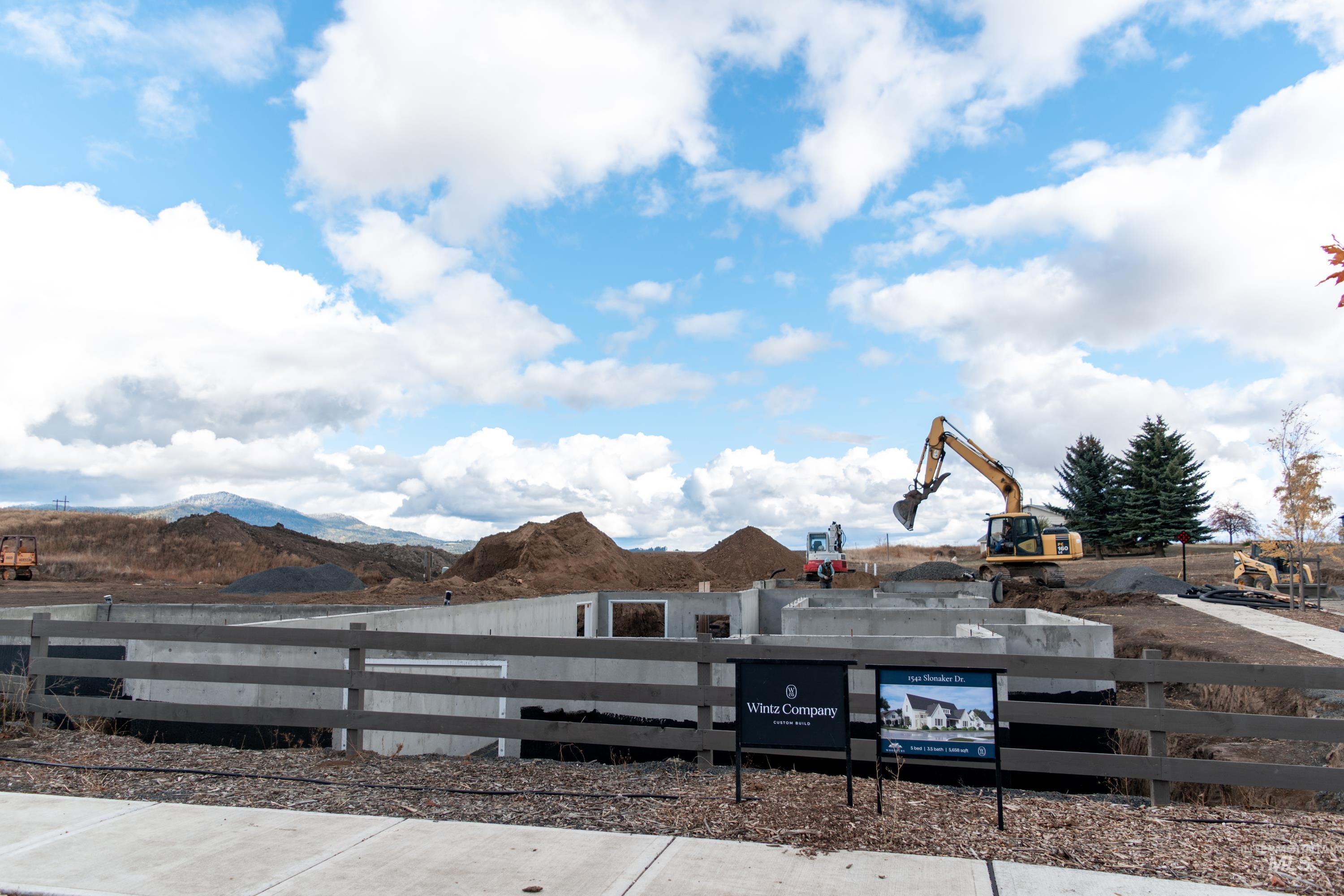 1542 Slonaker Drive, Unit MCCABE Moscow, ID 83843 - Photo 10 of 18 View of patio / terrace