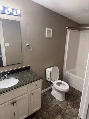 $1,550 | 305 West 31st Street, Bryan, TX 77803