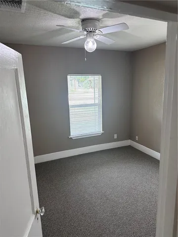 $1,550 | 305 West 31st Street, Bryan, TX 77803