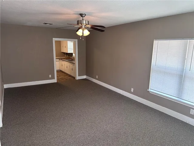 $1,550 | 305 West 31st Street, Bryan, TX 77803