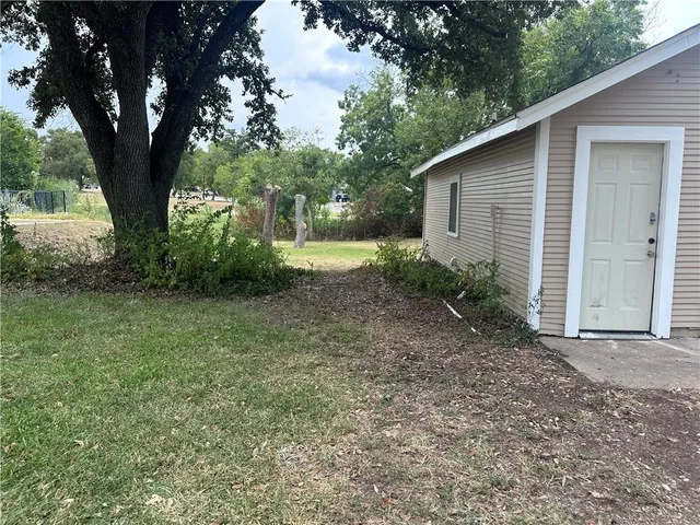 $1,550 | 305 West 31st Street, Bryan, TX 77803