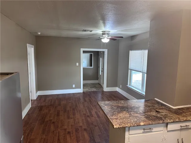 $1,550 | 305 West 31st Street, Bryan, TX 77803