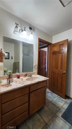 a view of an entryway and livingroom with furniture