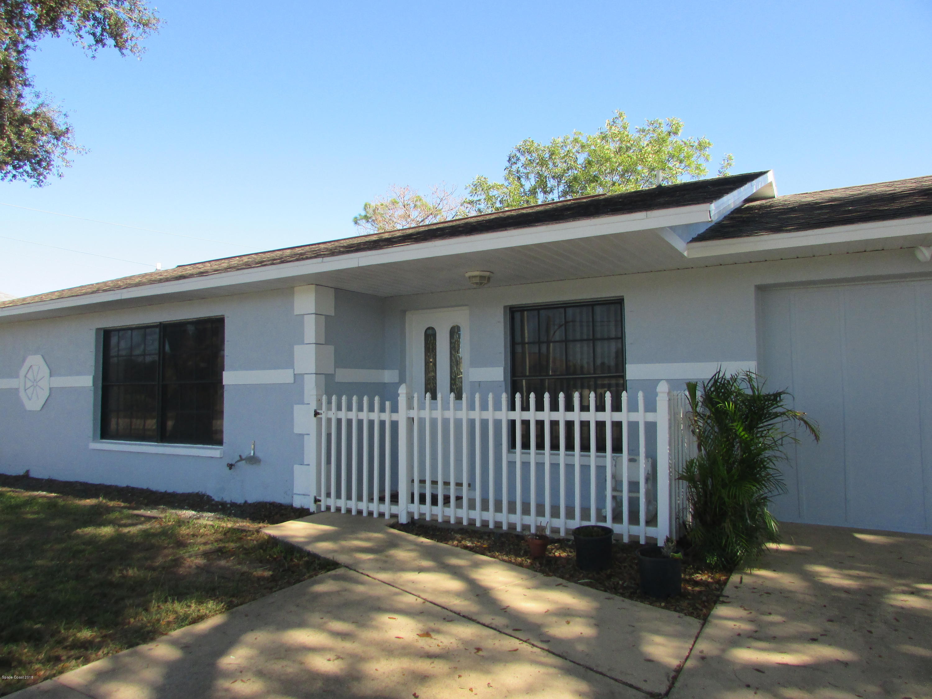 571 Degroodt Road Southwest Palm Bay, FL 32908 - Photo 2 of 12 IMG_6285