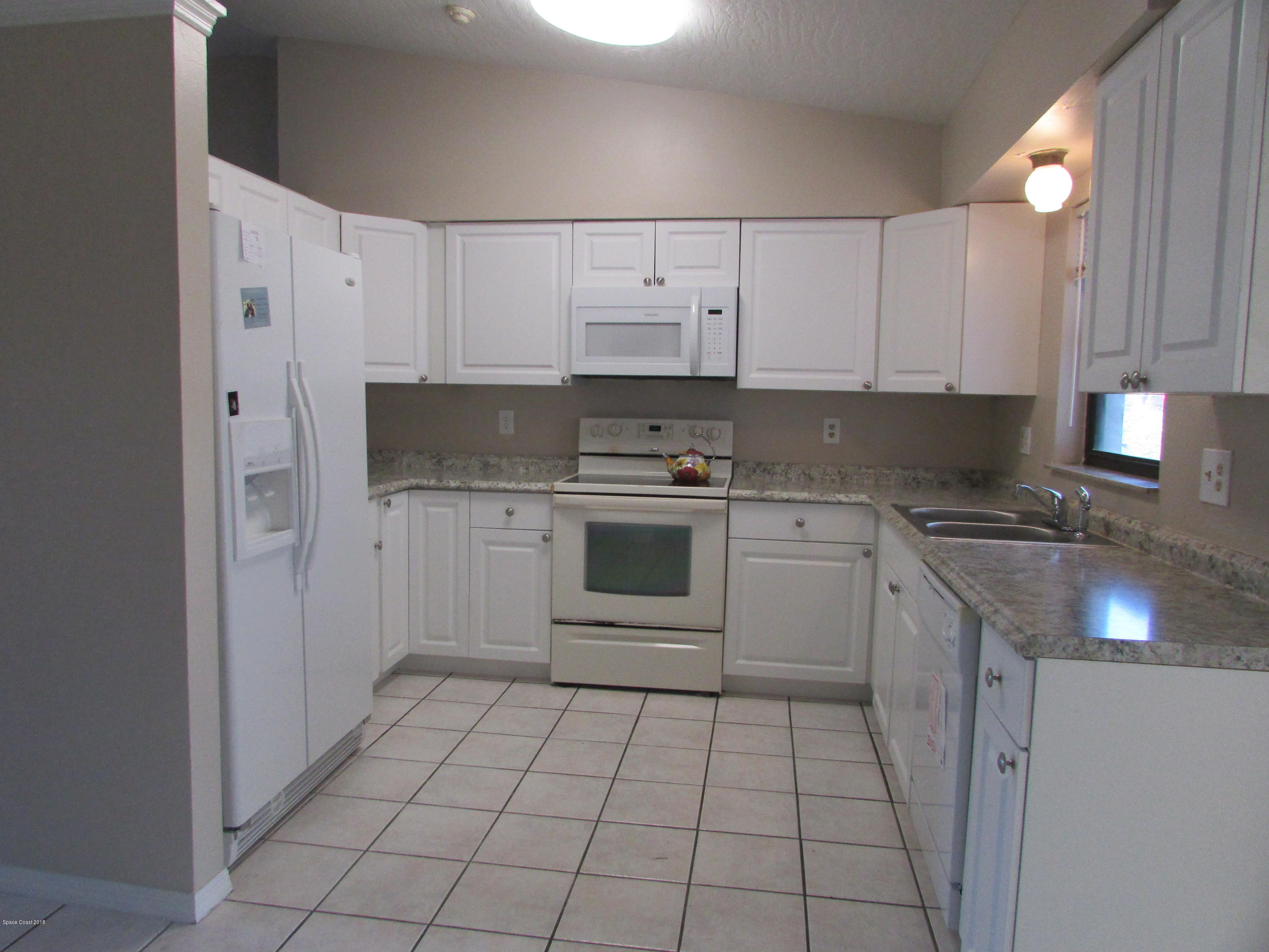 571 Degroodt Road Southwest Palm Bay, FL 32908 - Photo 4 of 12 IMG_6272