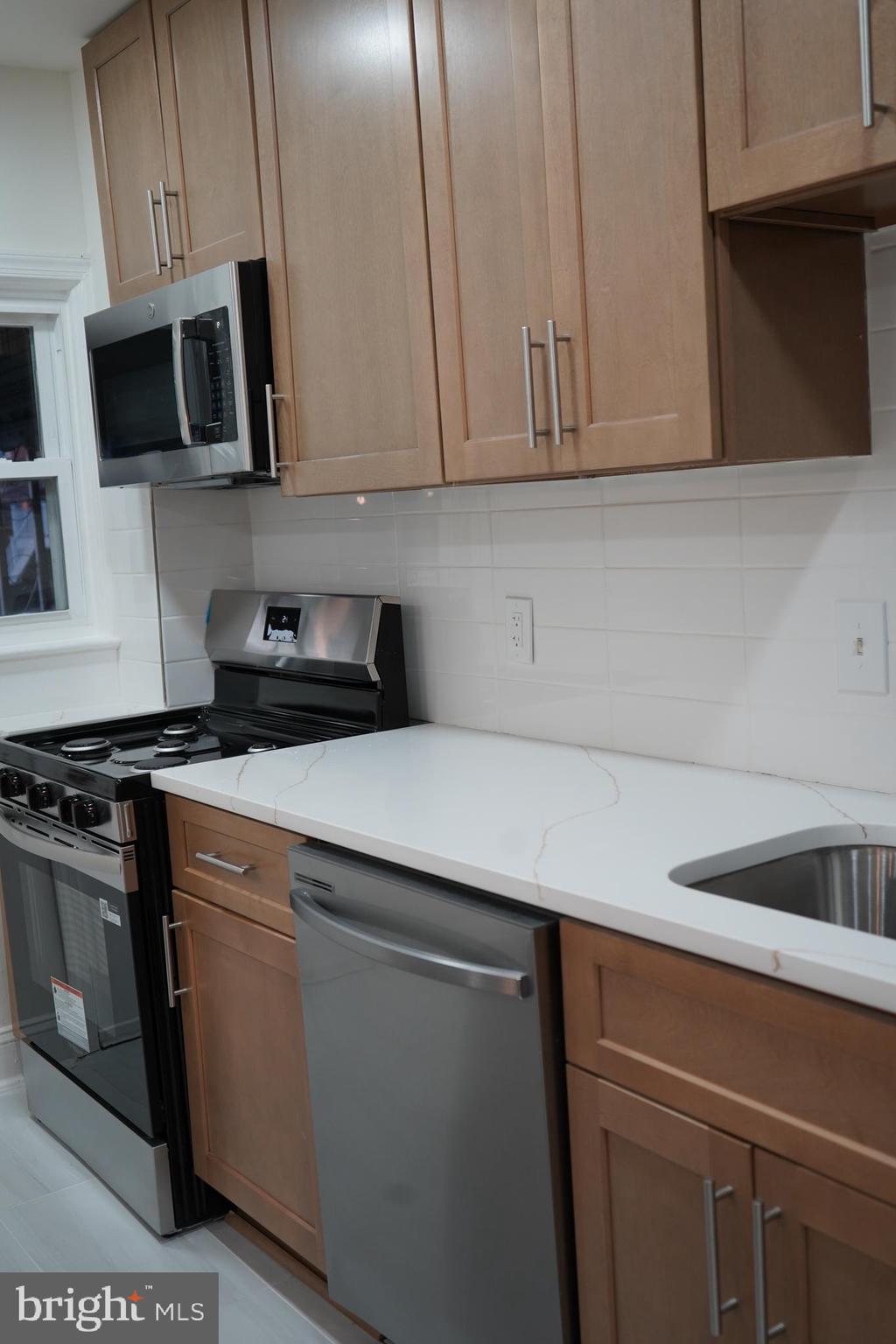 40 Upmanor Road Baltimore, MD 21229 - Photo 18 of 50 Kitchen10