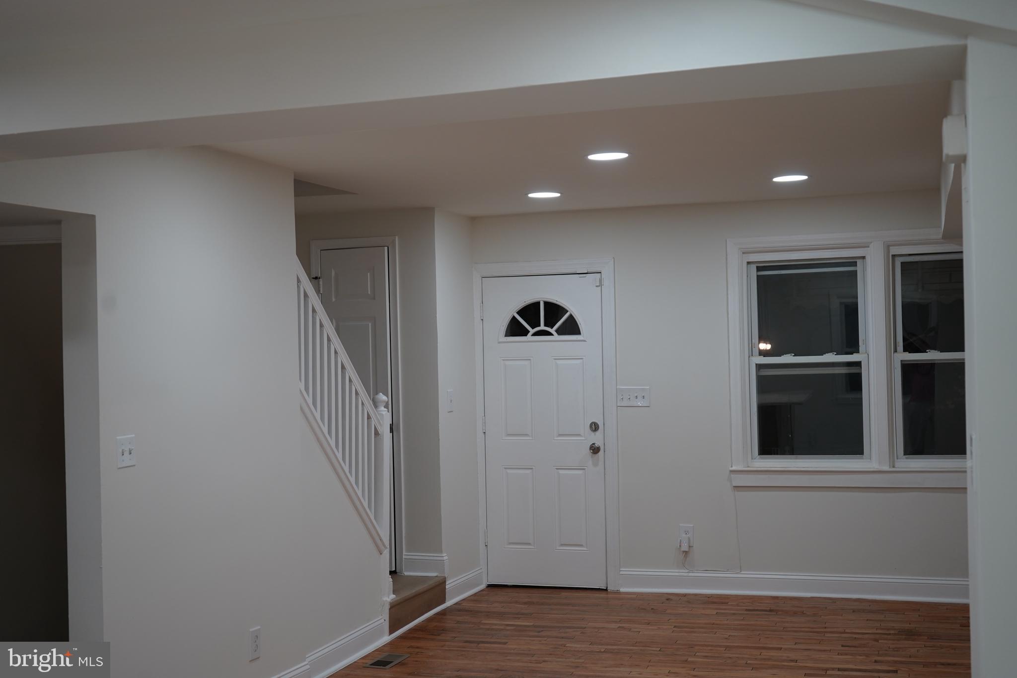 40 Upmanor Road Baltimore, MD 21229 - Photo 19 of 50 Livingroom